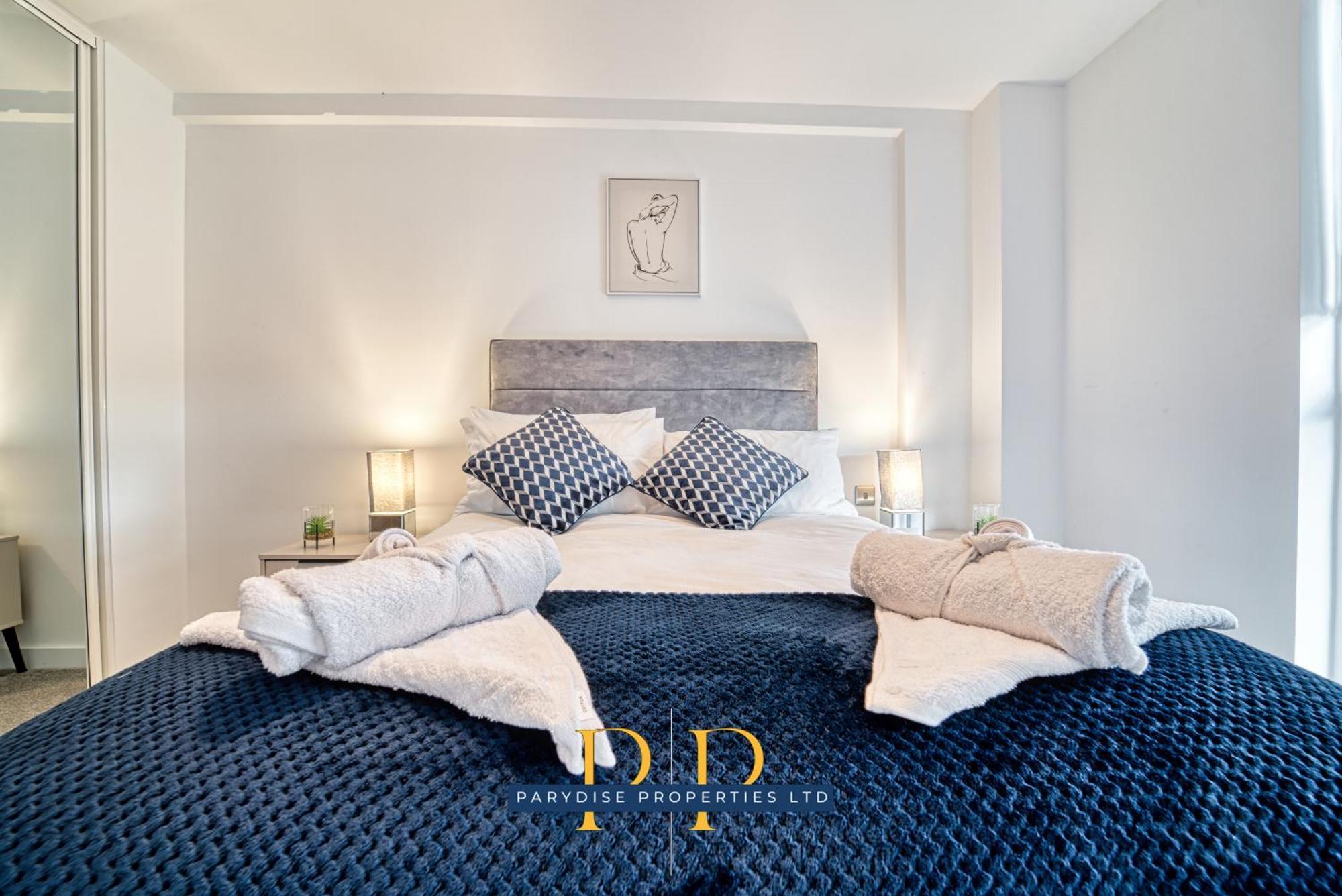 The Middlewood Plaza Suite - By Parydise Properties - Business Or Leisure Stays, Central Location, Sleeps 4, Salford Манчестер Екстер'єр фото