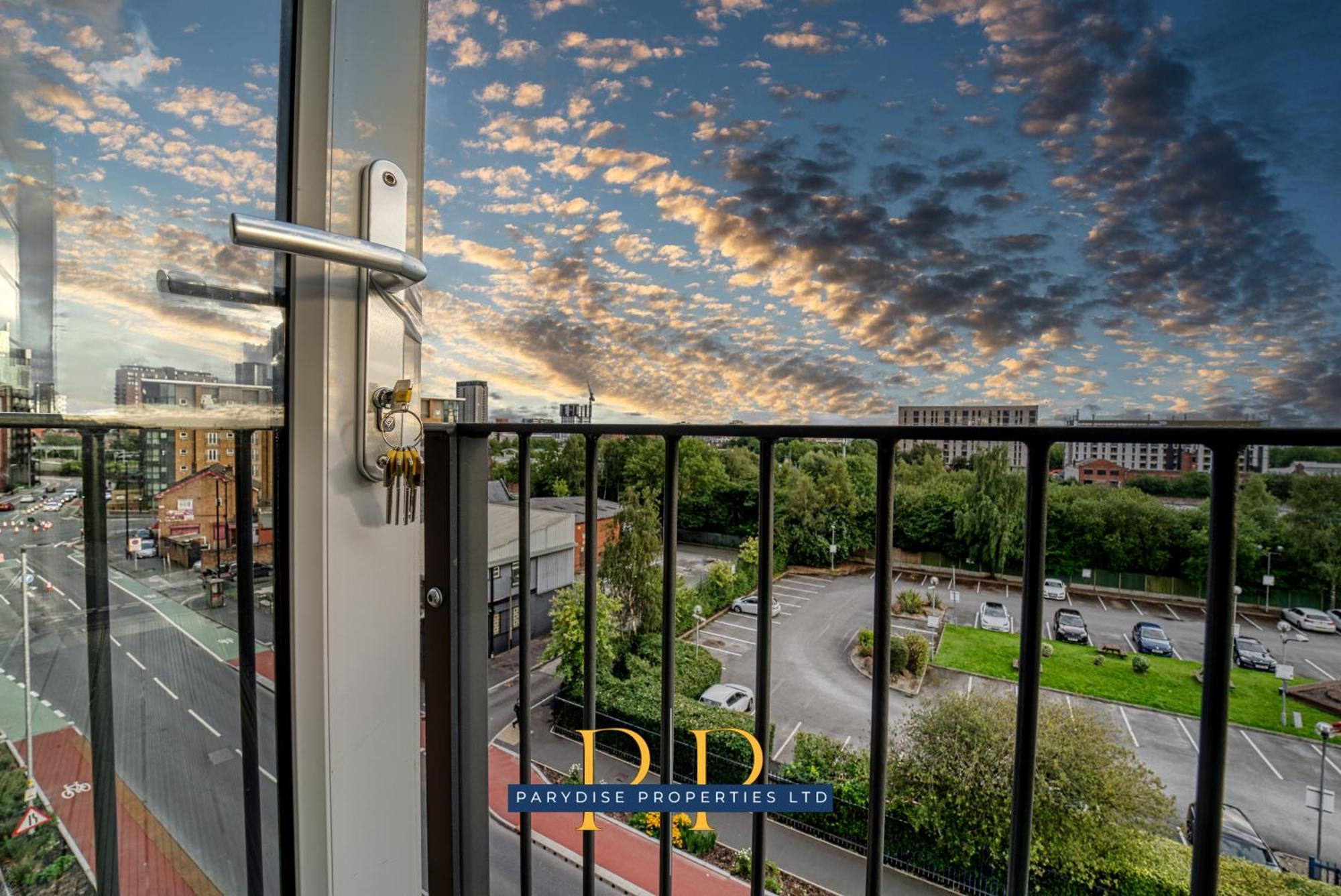 The Middlewood Plaza Suite - By Parydise Properties - Business Or Leisure Stays, Central Location, Sleeps 4, Salford Манчестер Екстер'єр фото
